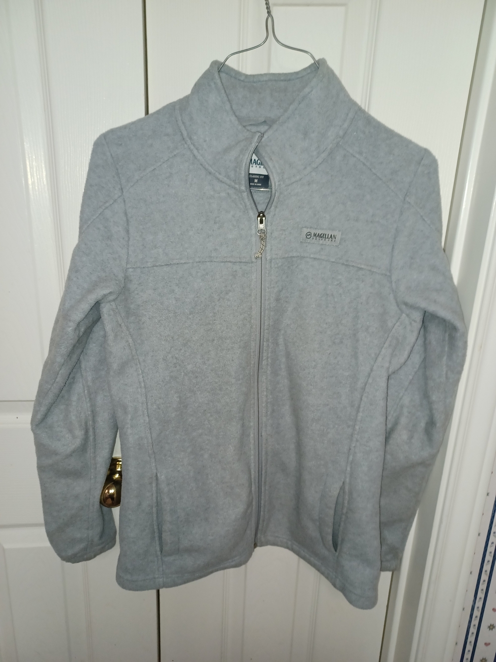 Magellan Outdoors Women Light Gray Full-Zip Fleece Jacket